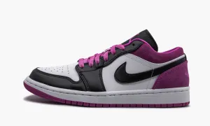 Jordan 1 Low "Black Active Fuchsia"