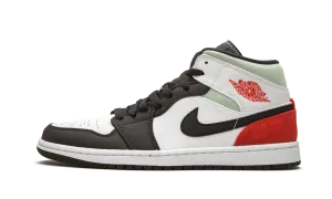 Jordan 1 Mid SE "Union Black Toe"